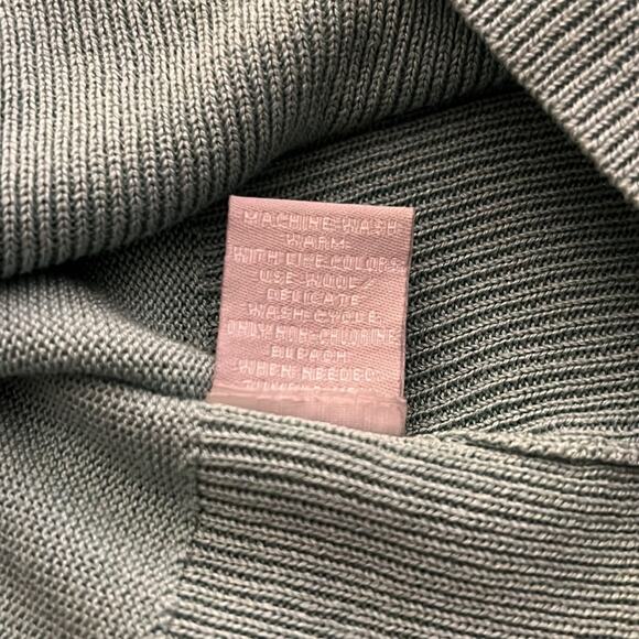 Heart N Crush White & Green Lightweight Sweater Womans Size Medium NWT - Picture 9 of 9